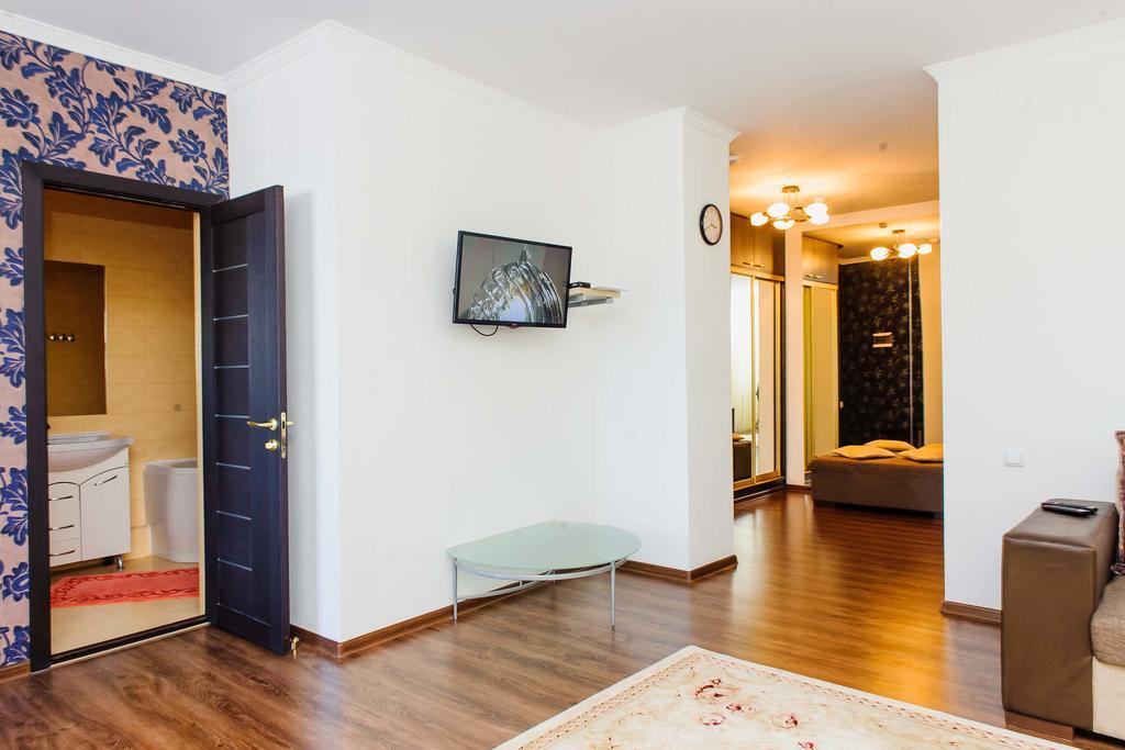 Apartment Lazurniy Astana Luaran gambar