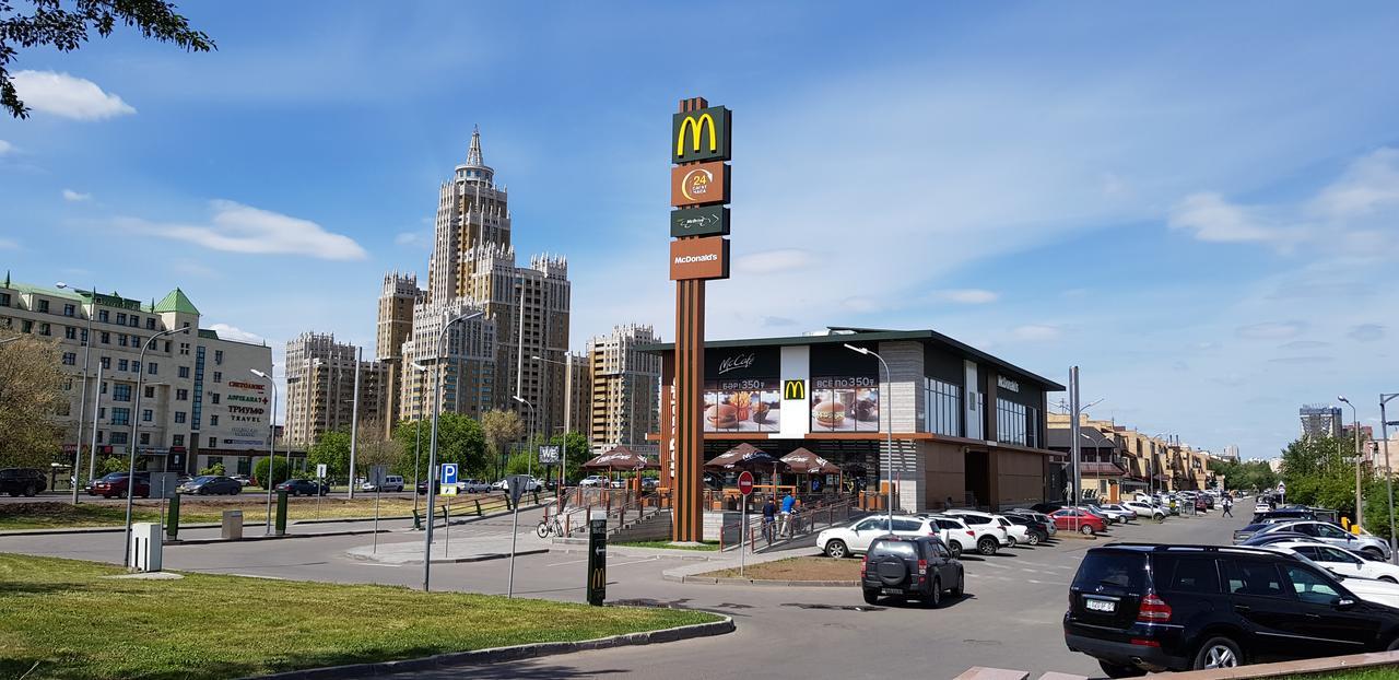 Apartment Lazurniy Astana Luaran gambar